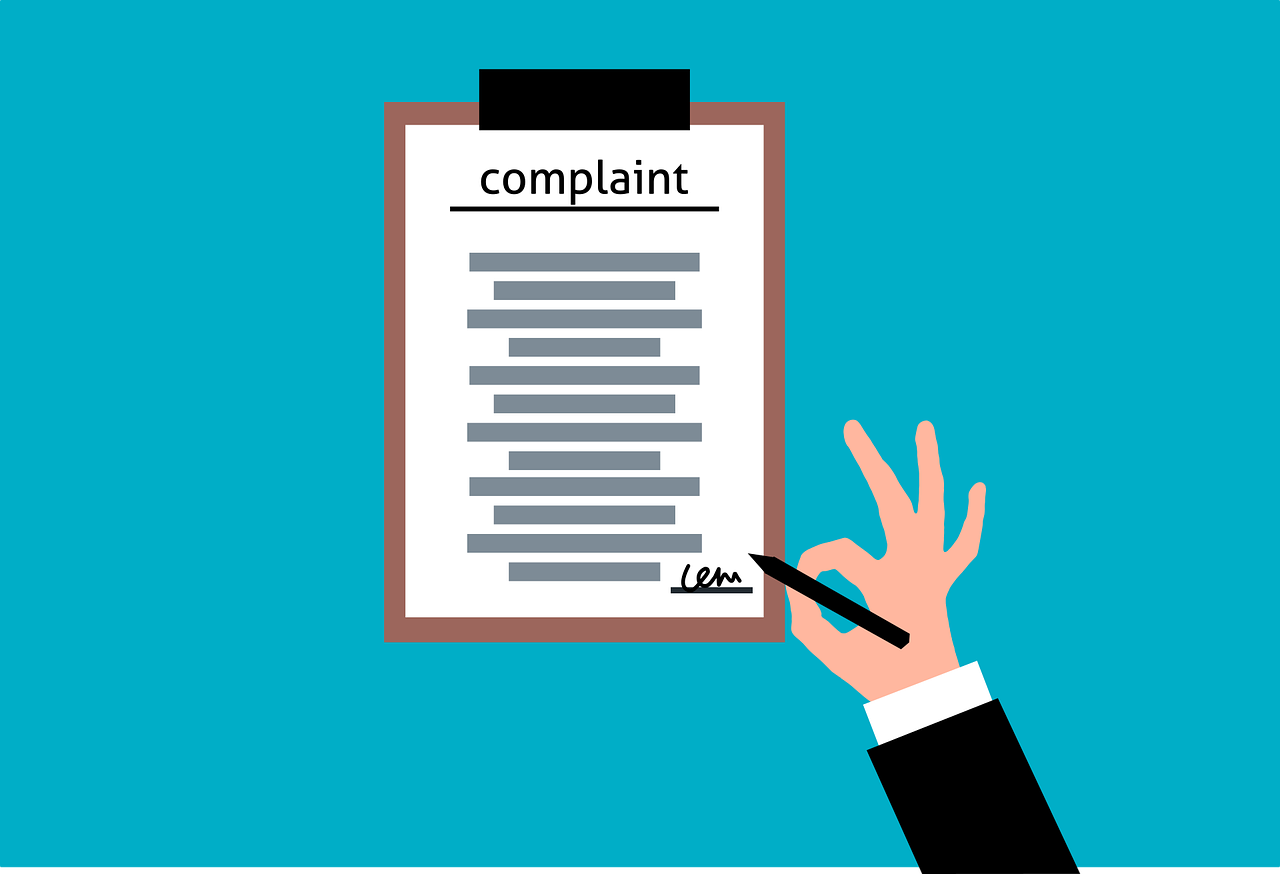Porter plainte contre un copropriétaire : quel recours ?